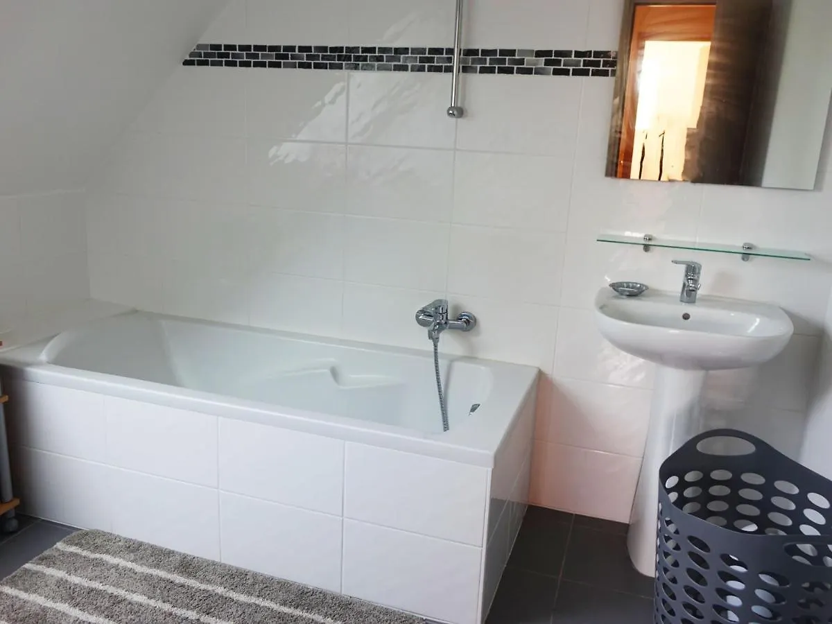 Maison Familiale - 8 Pers - Proche Mer Et Port - Jardin Et Terrasse - Fr-1-639-40 Sarzeau 0*,  France